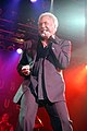 Q180850 Tom Jones op 10 maart 2009 (Foto: Mykal Burns) geboren op 7 juni 1940