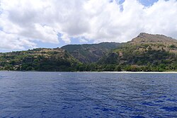 Blick auf Adara vom Meer aus