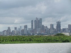 Pemandangan Barranquilla dari Sungai Magdalena