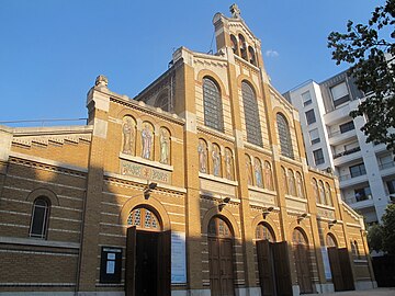 Façade de l'église Saint-Honoré-d'Eylau.