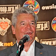 Joachim Gauck spricht beim Rockfestival Haltestelle Woodstock 2012