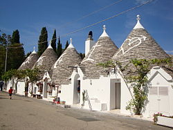 Alberobello trulli namiņi