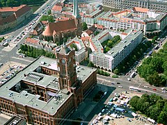 L'ajuntament i la Nikolaikirche vistos des de del Fernsehturm