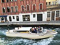 Taxibåt underveis i Venezia