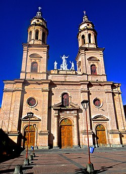 Außenansicht der Kathedrale von Südwesten (2013)