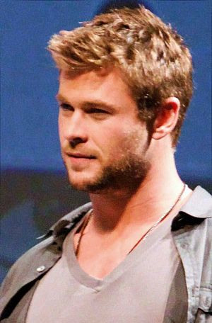 English: Chris Hemsworth at 2010 Comic-Con Int...
