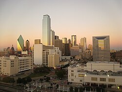 Skyline di Dallas al crepuscolo