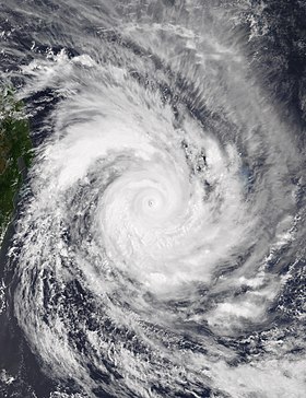 imagem ilustrativa de artigo Ciclone tropical intenso Emnati