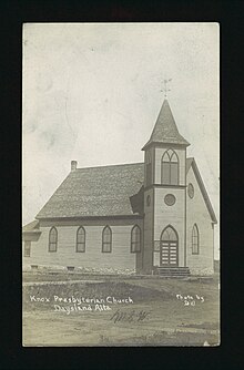 Exterior view of Knox Presbyterian Church in Daysland, Alberta. Source: University of Alberta Library Prairie Postcard Collection