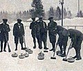 L'équipe de Grande-Bretagne championne olympique le 30 janvier 1924, en action à Chamonix.