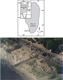 Plan et photographie aérienne d'un site archéologique.