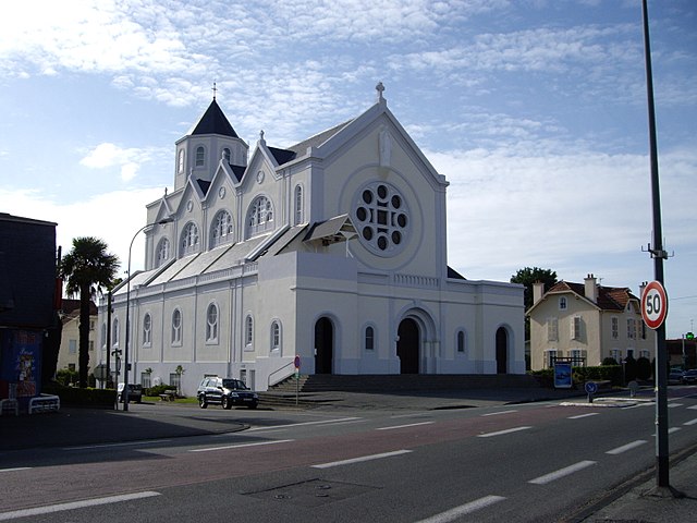 A Ilesia de Sant Chuan Baptista de Lons