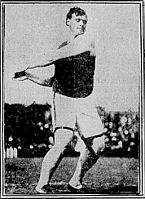Silbermedaillengewinner Marquis Bill Horr, auch Olympiadritter im Diskuswurf, freier Stil, sowie im Kugelstoßen auf Rang fünf – hier im Jahr 1907