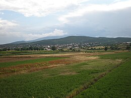 Поглед на селото Миравци од железничката пруга Скопје - Солун