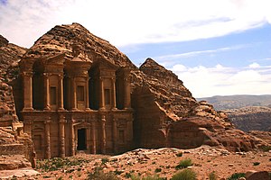 Reruntuhan kota Romawi dan benteng batu Petra