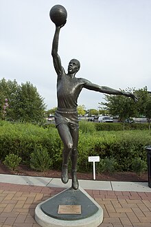 Erving statue in South Philadelphia Philadelphia Sports Statues 10.jpg