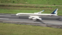 Файл: Airbus A340-500 Королевских ВВС Таиланда с касанием и перемещением на Пхукете 5Oct2016.webm