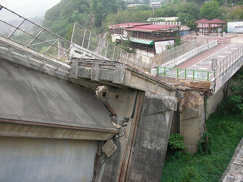 File:Shih Gang Earthquake.JPG