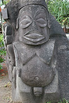 Каменная скульптура, Раротонга, Острова Кука.jpg