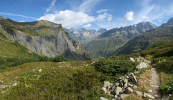 La vallée du Valgaudemar, vue depuis les pentes des Vernets.