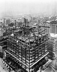 Woolworth Building under construction in 1912 Woolworth Building 2 Feb. 1912 LC-USZ62-105567.jpg