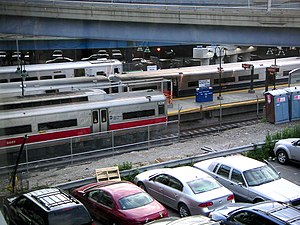 Yankees E 153rd street station.jpg