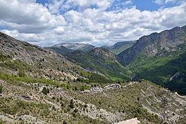 Le massif des Monges vers Saint-Geniez.