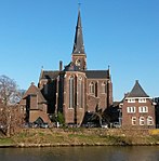 Sint-Martinuskerk met sacristie en pastorie