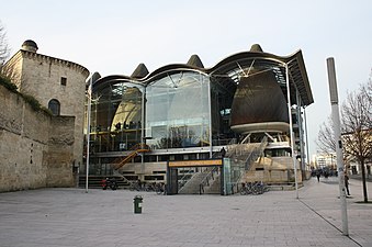 Le tribunal judicaire, près de la tour des Anglais.