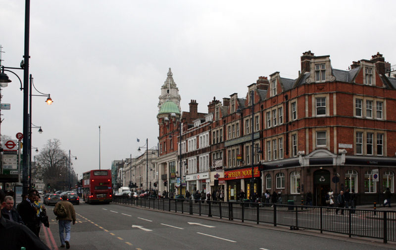 File:Brixton Road London.jpg