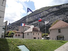 Les deux pavillons vu du côté nord du château.