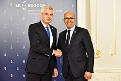 Rencontre en 2016 entre les deux secrétaires d'Etat aux affaires étrangères : Ivan Korčok (à gauche) et Harlem Désir.