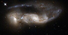 NGC 6621 (слева) и NGC 6622 (справа)