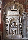 Гробница дожа Пьетро Мочениго в базилике Санти-Джованни-э-Паоло в Венеции. 1481