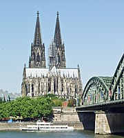 Kölner Dom :in Deutschland. Unterrichtsmaterialien Sek. I. Nr. 1/2009. Bergmöser + Höller Verlag AG, 2009, ISSN 1431-0716, Klanglandschaften, S. 21. 