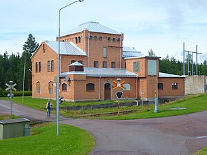 Byggnad för personalutrymmen, verkstad och kontrollrum.