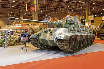 Rétromobile 2015 - Panzer VI Ausf B Tigre II - 1944 - 028.jpg