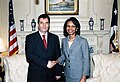 Presidentti Vojislav Koštunica ulkoministeri Condoleezza Ricen kanssa Washingtonissa vuonna 2001