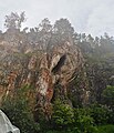 Скала «Ике-таш» (пещера в западной половине скалы)