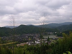 巫水河畔の高椅郷高椅村の遠景