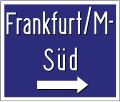 Autobahnausfahrt-Ankündigungstafel unmittelbar an der Ausfahrt. Die Buchstaben waren plastisch ausgeführt und entsprachen nicht der DIN 1451. (März 1945)