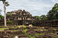 Baphuon, Angkor Thom, Camboya, 2013-08-16, DD 08.jpg