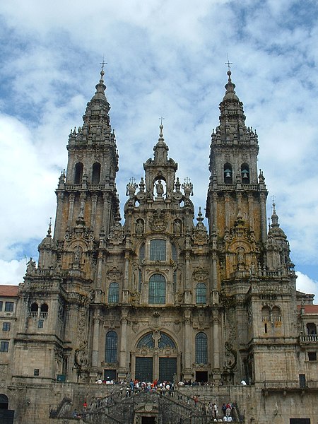 ファイル:Basílica de Santiago 02.JPG