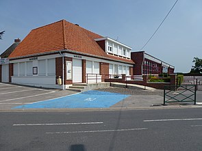 Boëseghem (Nord, Fr) mairie et école.JPG