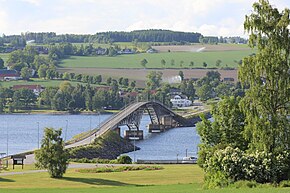 Brücke von der Helgøya Richtung Tingnes