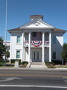 ChurchillCourtHouse2.JPG