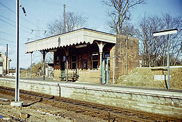 Cressing railway station in 1976.jpg