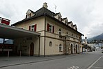 Bahnhof, Aufnahmegebäude