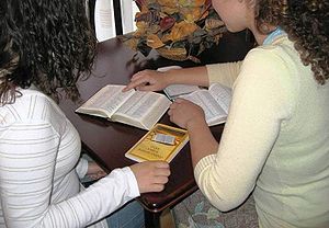English: Home bible study with the help of a b...