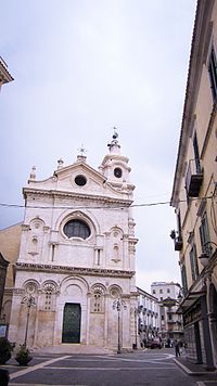 Foggia, cattedrale da via Arpi.jpg